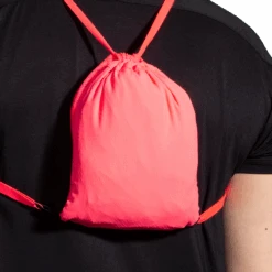 BROOKS Women's Canopy Jacket (633 - Razzmatazz/Quartz/Hyper Pink) -Saucony Clothing Shop 10EF96E2 E5A8 41A2 8BFF B91A9276AD40