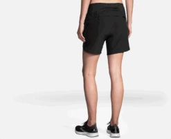 BROOKS Women's Chaser 7" Short (001 - Black) -Saucony Clothing Shop 221466 001 MB Chaser 7in Short