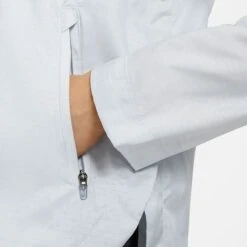 Nike Women’s Essential Run Division Jacket (043 - Pure Platinum/Reflective Silver) -Saucony Clothing Shop 25455700 LIGHT GREY 3 2