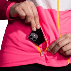 BROOKS Women's Canopy Jacket (633 - Razzmatazz/Quartz/Hyper Pink) -Saucony Clothing Shop 2F0928B9 1C23 4FE8 A28C 59EDD1A88495