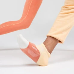 Feetures Elite Max Cushion No Show Tab (Electric Peach) 7 Feetures Elite Max Cushion No Show Tab (Electric Peach) -Saucony Clothing Shop EC50540 3 900x fe924c09 ef60 49d4 a869 6b6883395c64