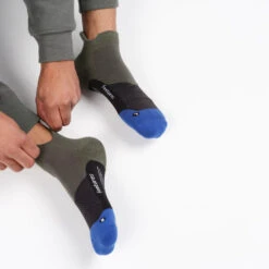 Feetures Elite Max Cushion No Show Tab (Moss Green) -Saucony Clothing Shop EC50543 3 900x a20dfa4f 6475 4b5a 849d 654b3f1ee802