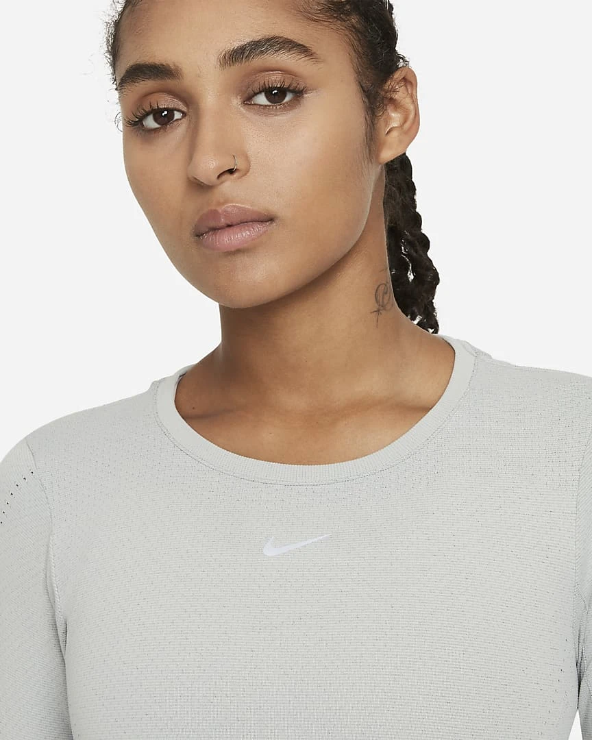 Nike Women's Dri-FIT ADV Aura (073 - Light Smoke Grey/Reflect Silver) 5 Nike Women's Dri-FIT ADV Aura (073 - Light Smoke Grey/Reflect Silver) - Image 3