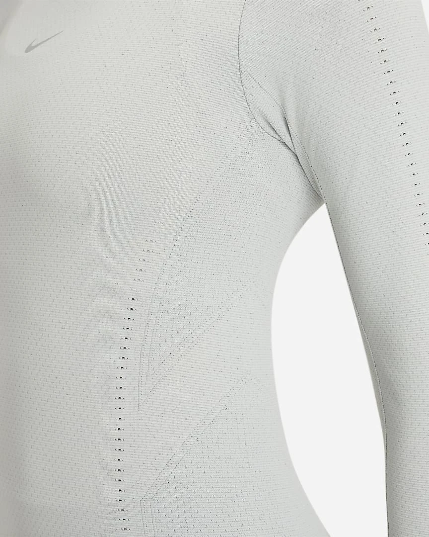 Nike Women's Dri-FIT ADV Aura (073 - Light Smoke Grey/Reflect Silver) 6 Nike Women's Dri-FIT ADV Aura (073 - Light Smoke Grey/Reflect Silver) - Image 4